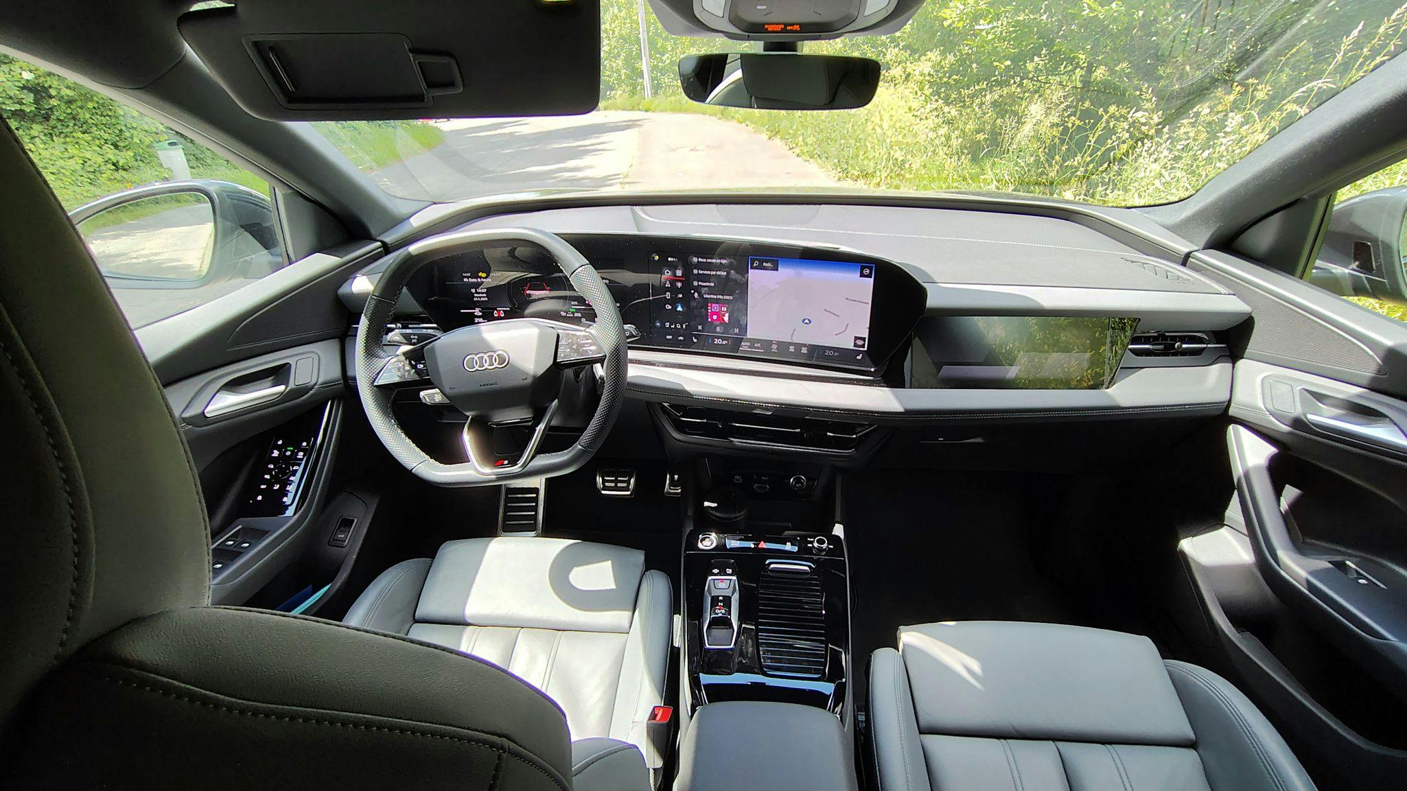 Audi Q6 e-tron quattro cockpit