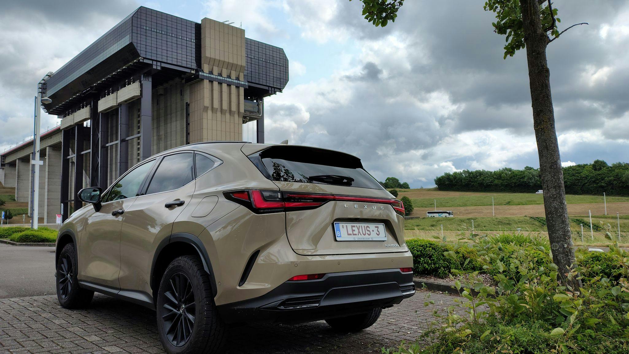 Lexus NX 450h+ AWD Overtrail