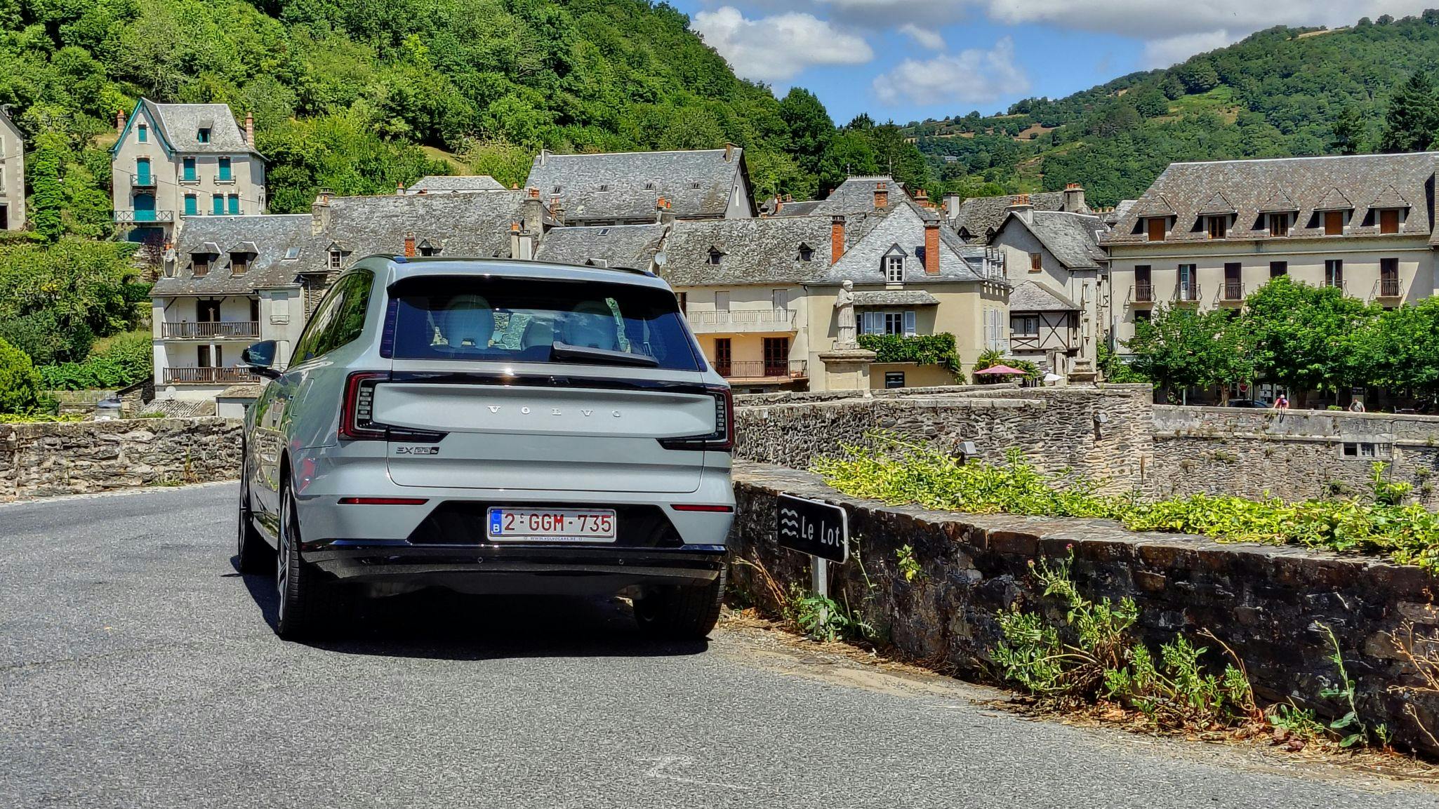 Volvo EX90