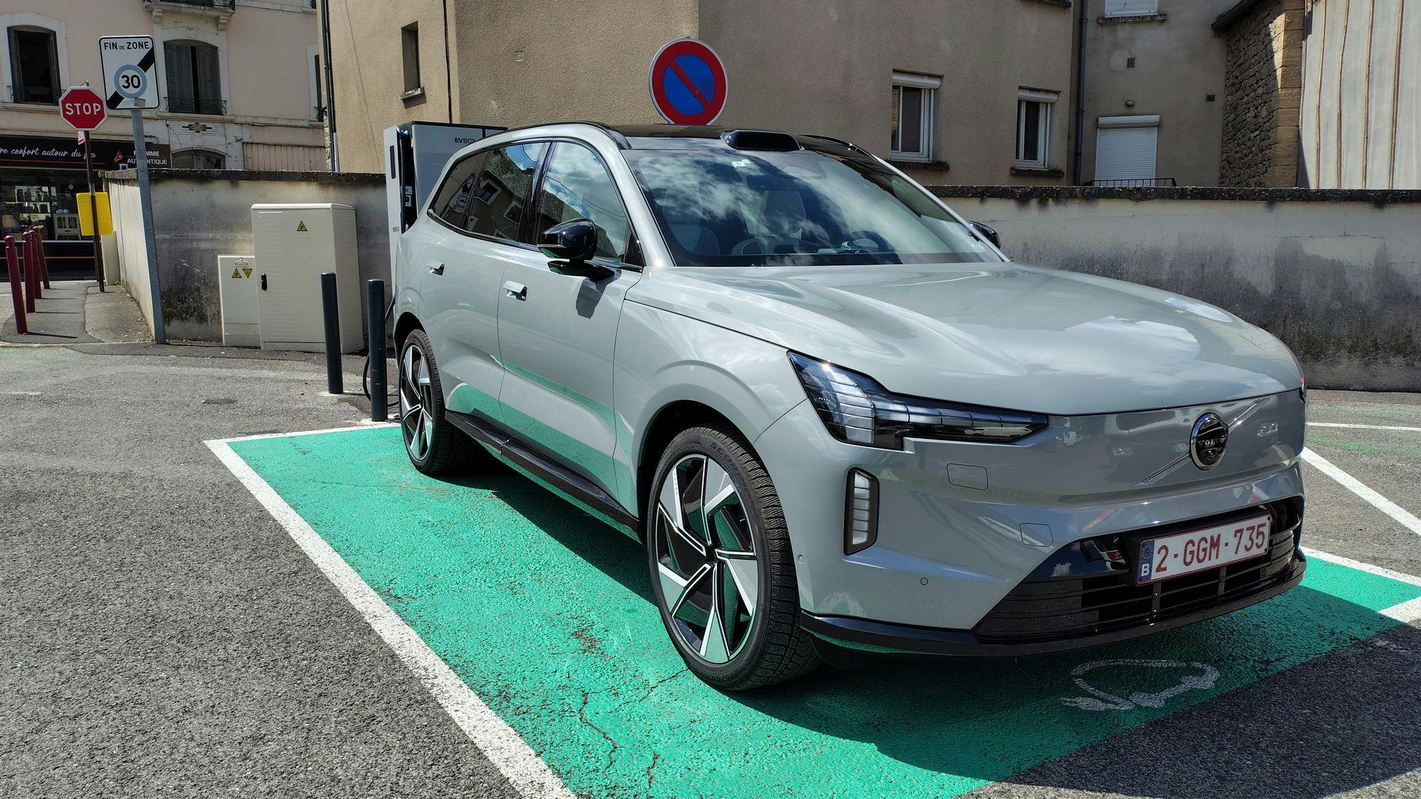 Volvo EX90