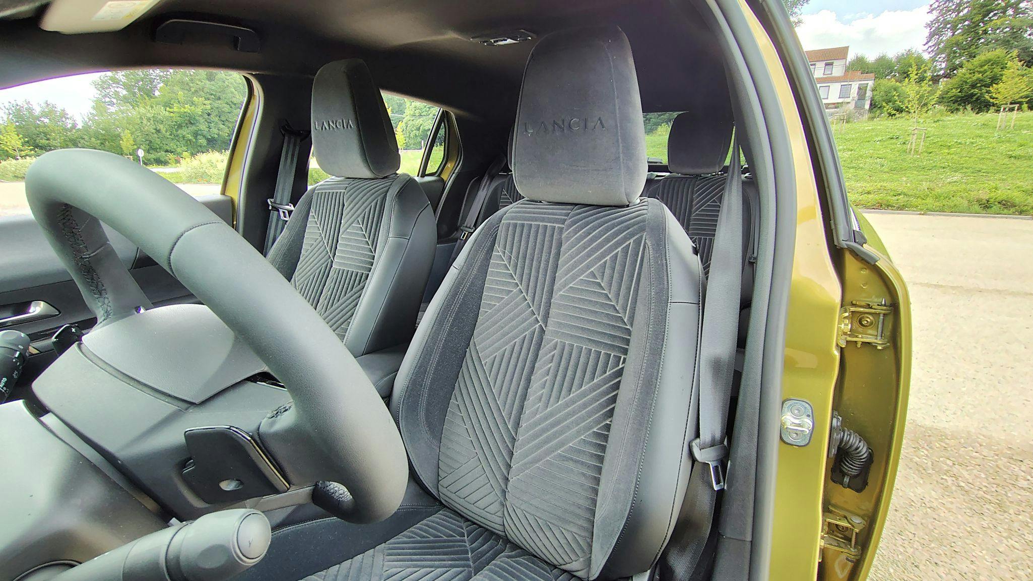 Lancia Ypsilon Ibrida