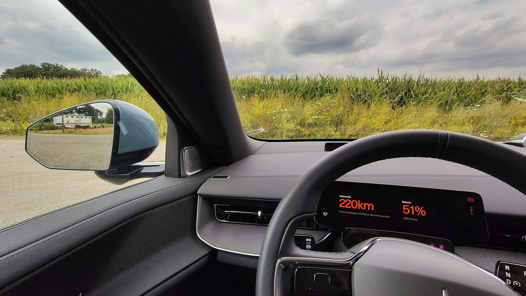 Polestar 3 Performance rearview mirror and instrument panel