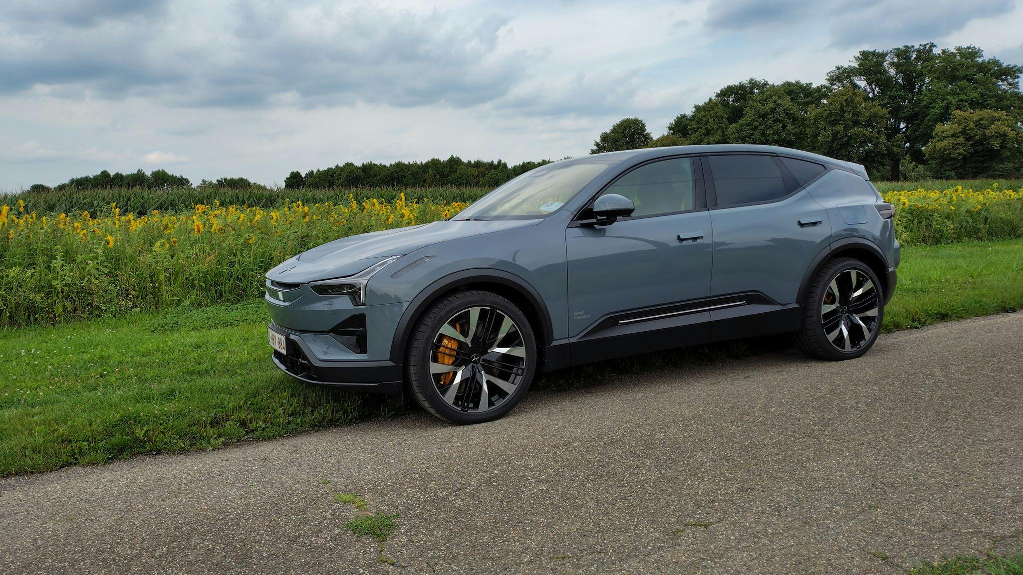 Polestar 3 Performance along a field of sunflowers