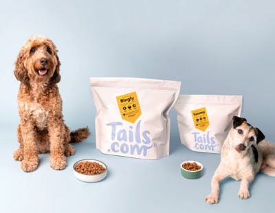 dogs posing with their tails.com tailor-made blends