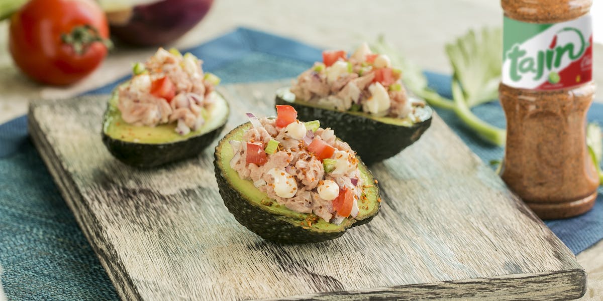 Aguacate relleno de atún