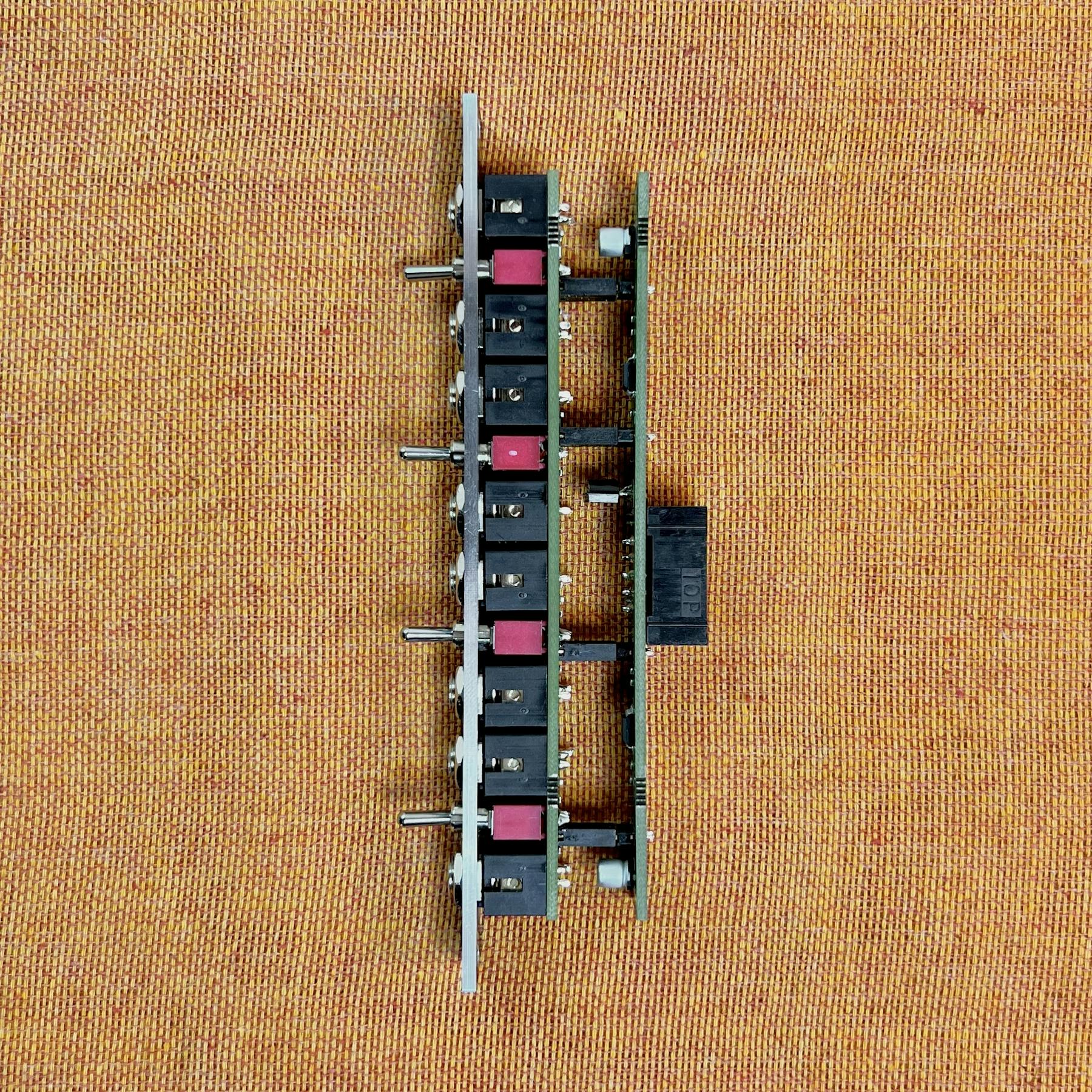 ADDAC System: ADDAC217 Quad Gate to Trigger紹介 | Takazudo ADDAC System: ADDAC217 Quad Gate to Trigger紹介 | Takazudo