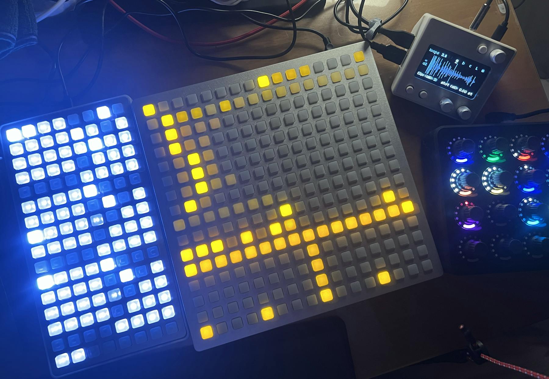 monome gridとかの写真