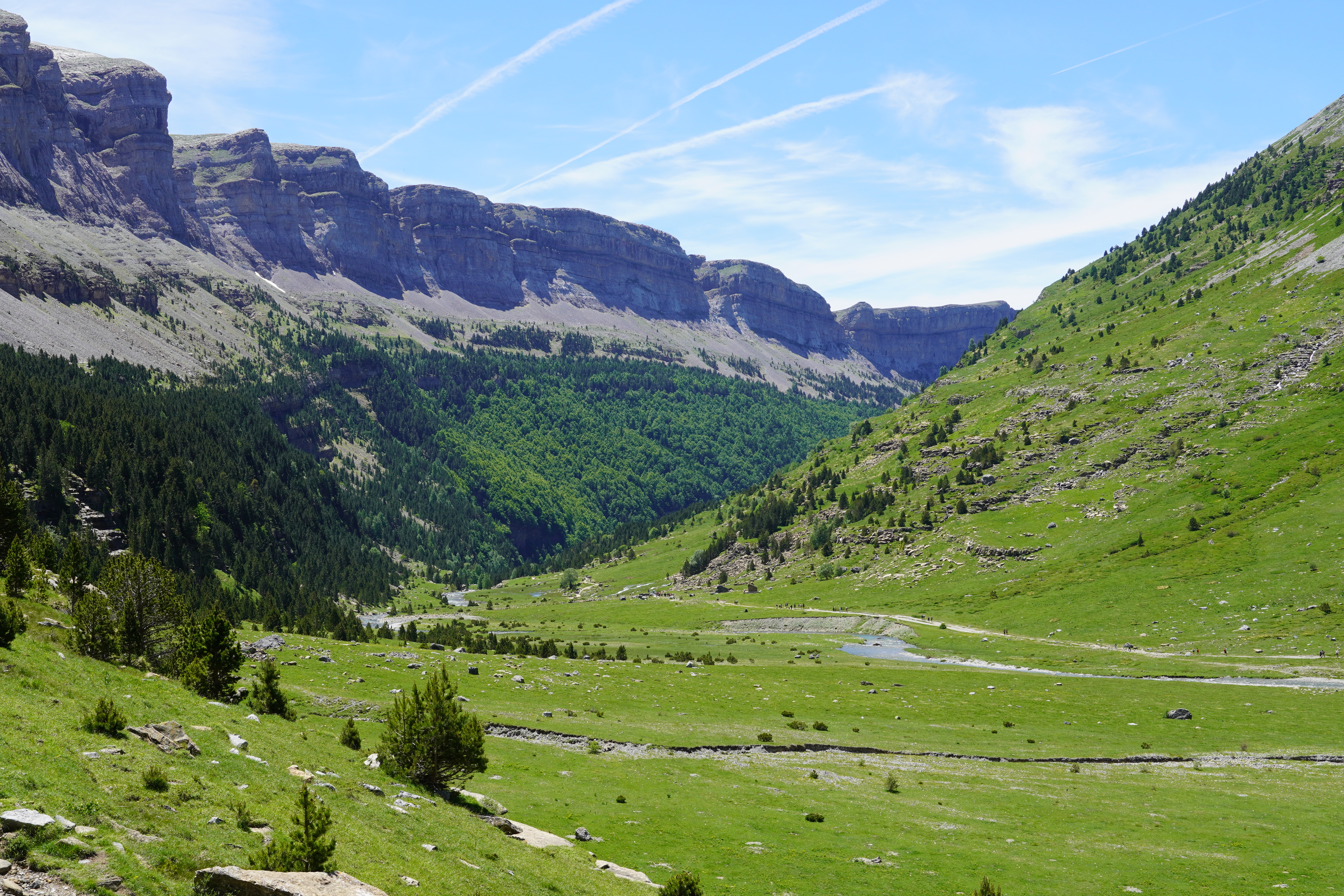 Views to the Ordesa valley