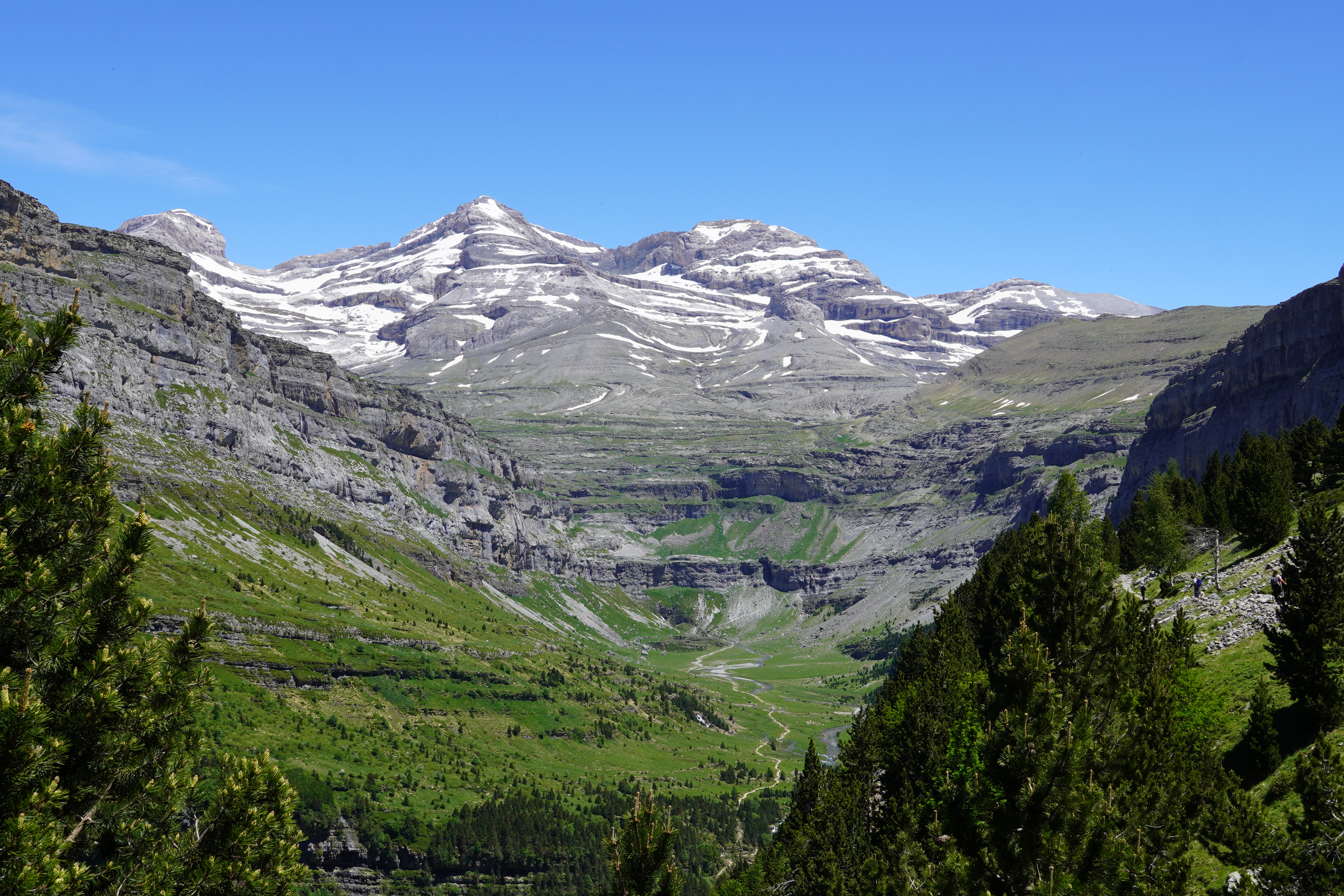 Views to the Monte Perdido mountains
