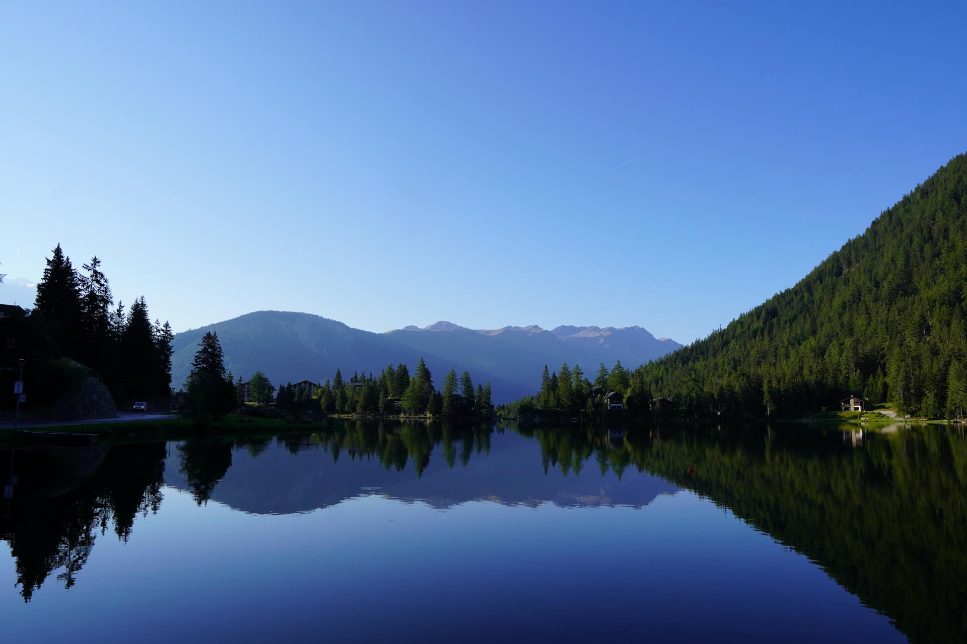 Tour du Mont Blanc route, Champex-Lac lake.