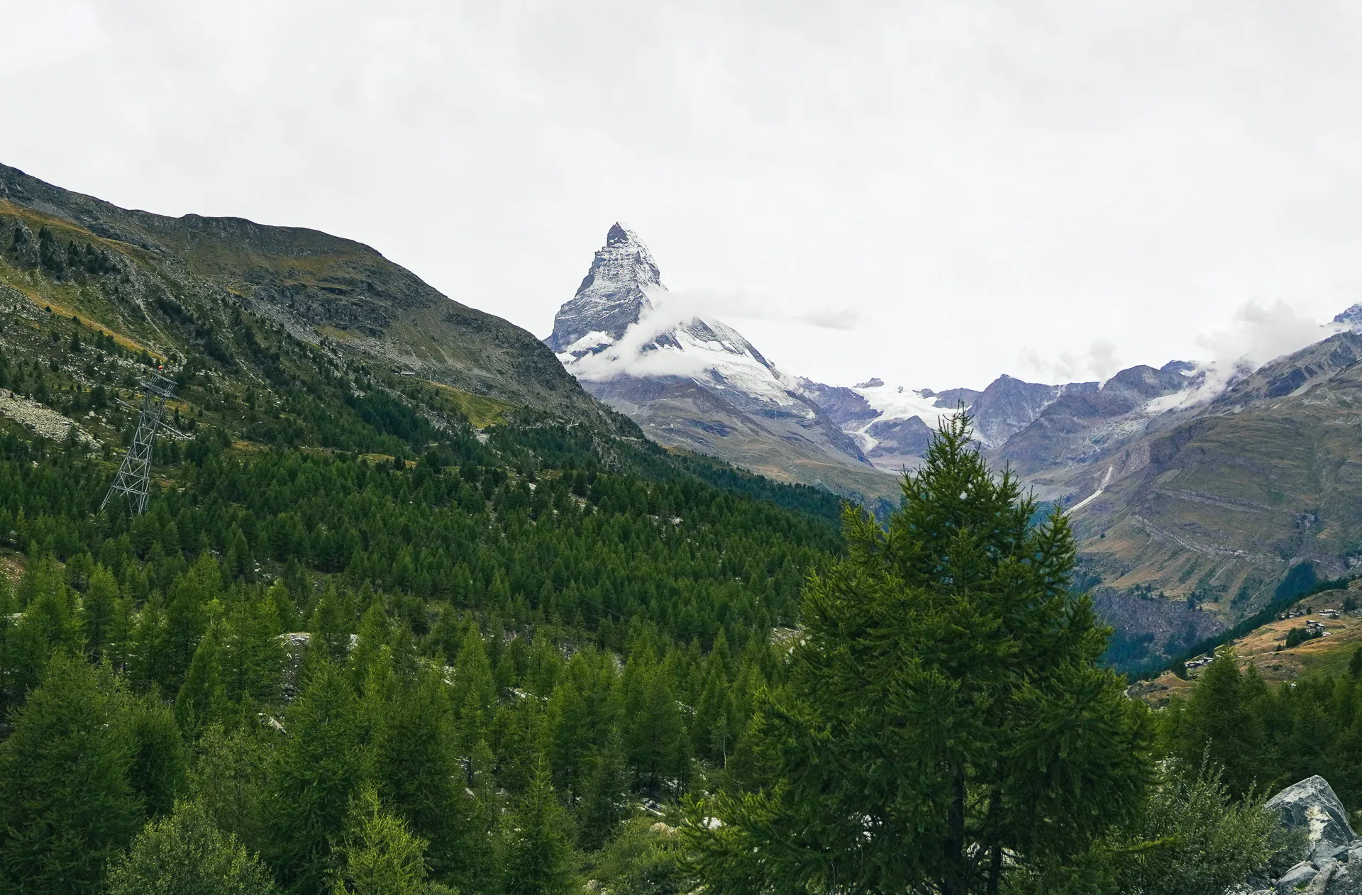 Matterhorn views along the 5 Lakes Trail