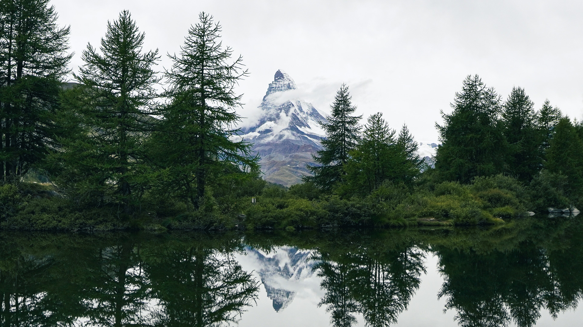 Lake Grindjisee and Matterhorn