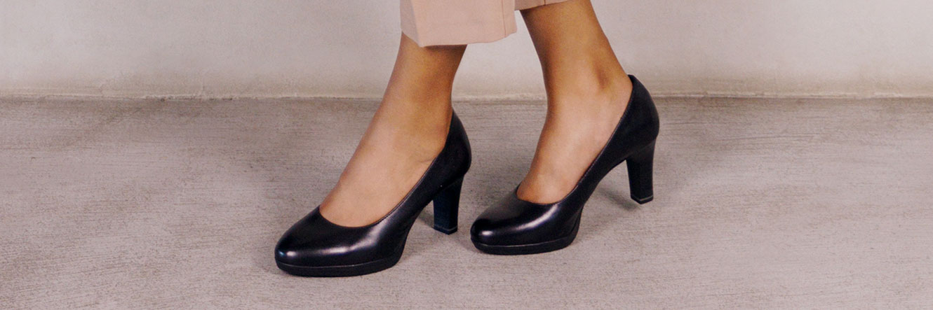 High Heels online kaufen Tamaris Damenschuhe Elegante Plateau High Heels aus Samt, 49,95 €