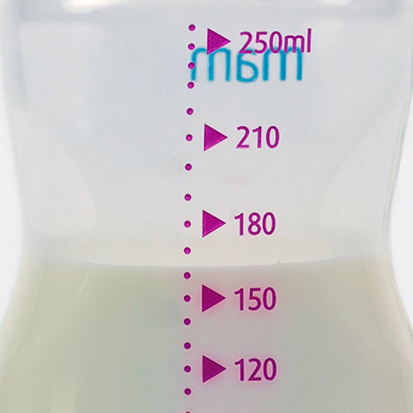 Babyflaschen im Tampondruckverfahren dekoriert