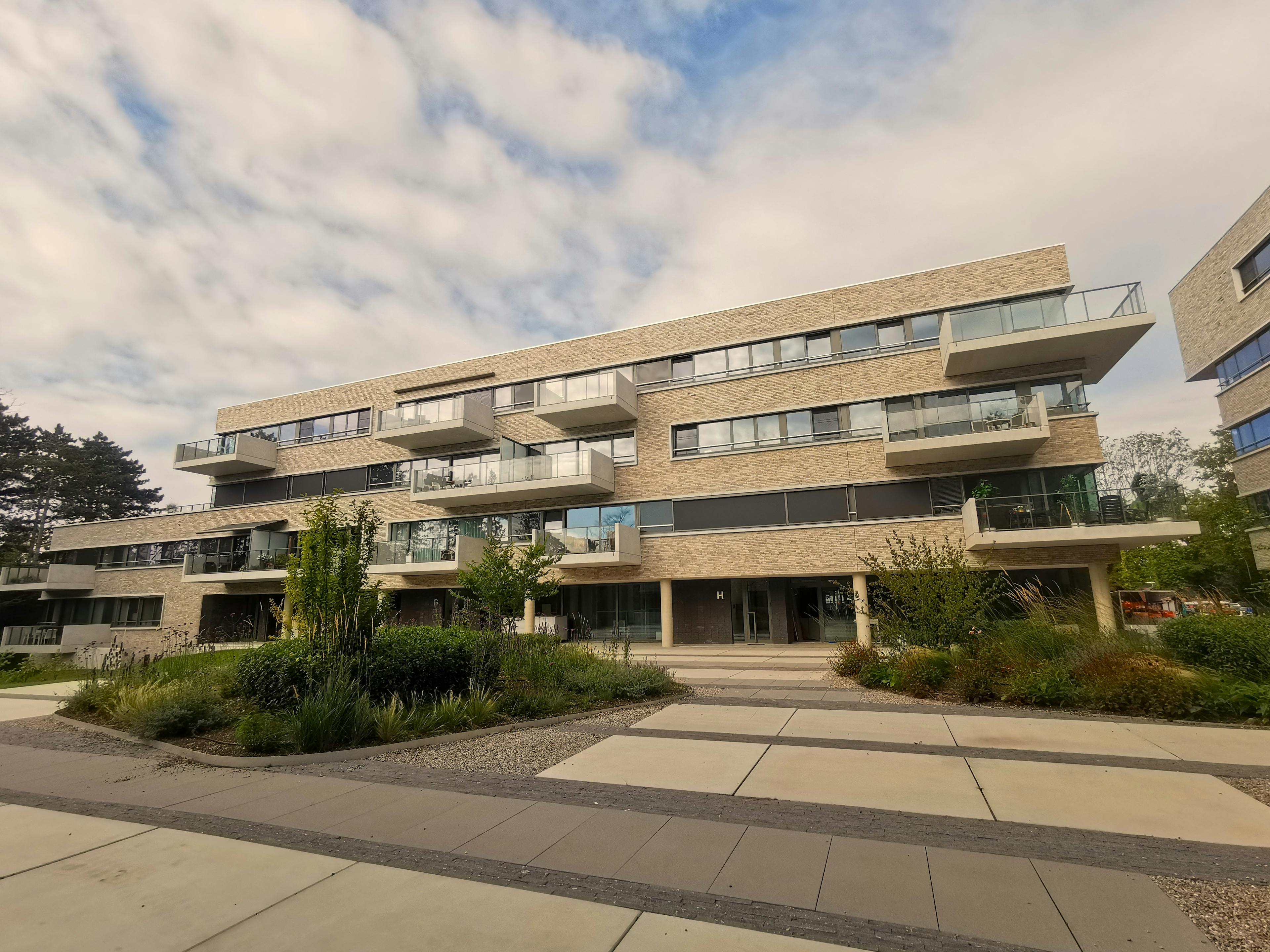 homepage image showing the building