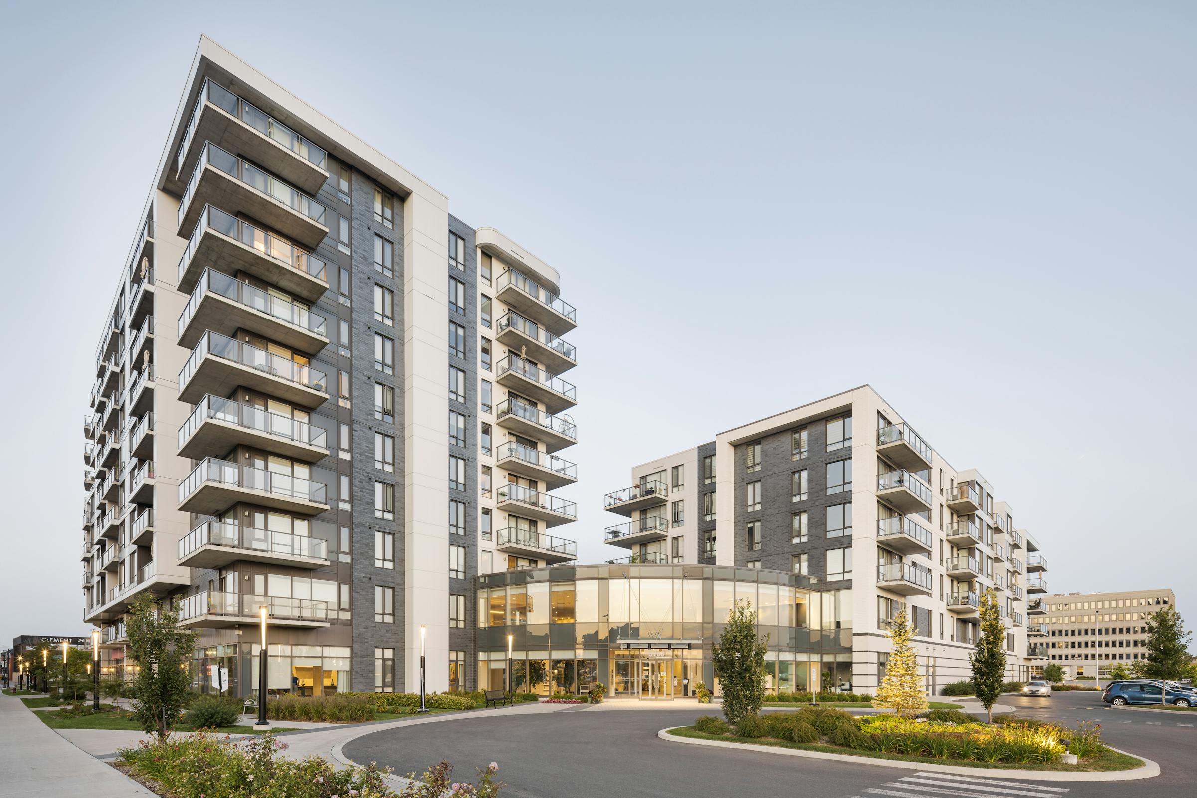 Photograph of the architecture of a seniors' residence in Laval taken at the end of the day.