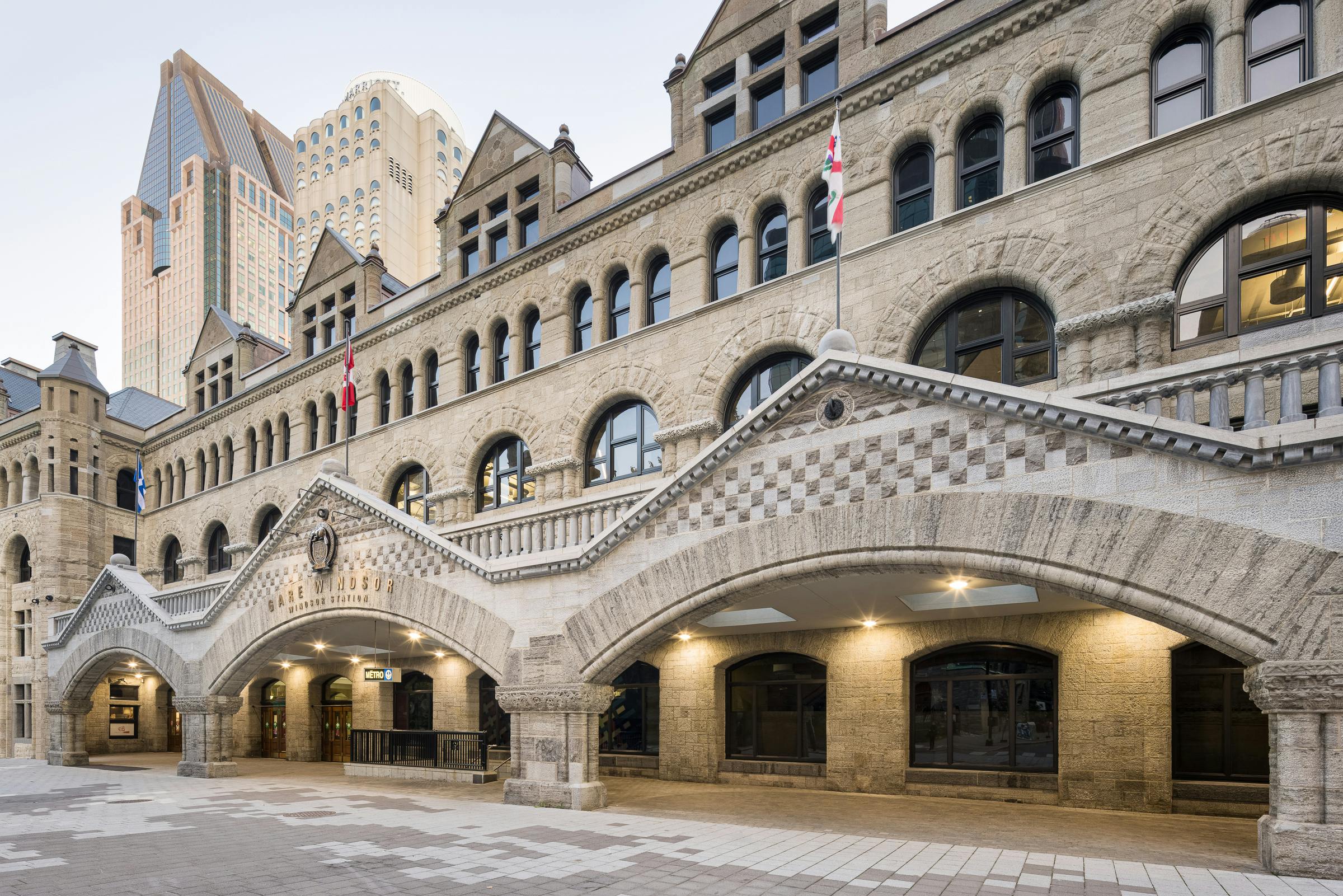 Architectural photograph of the facade of an heritage building in downtown Montreal.