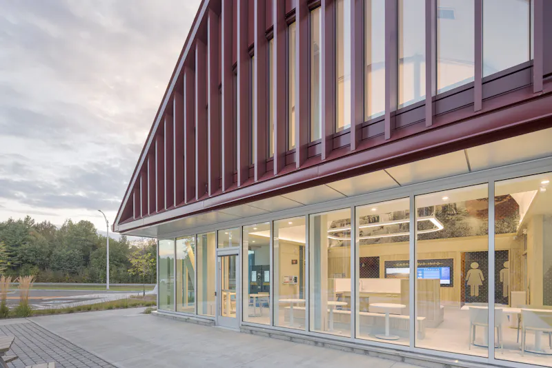 Relation entre architecture publique et territoire rural en Estrie.