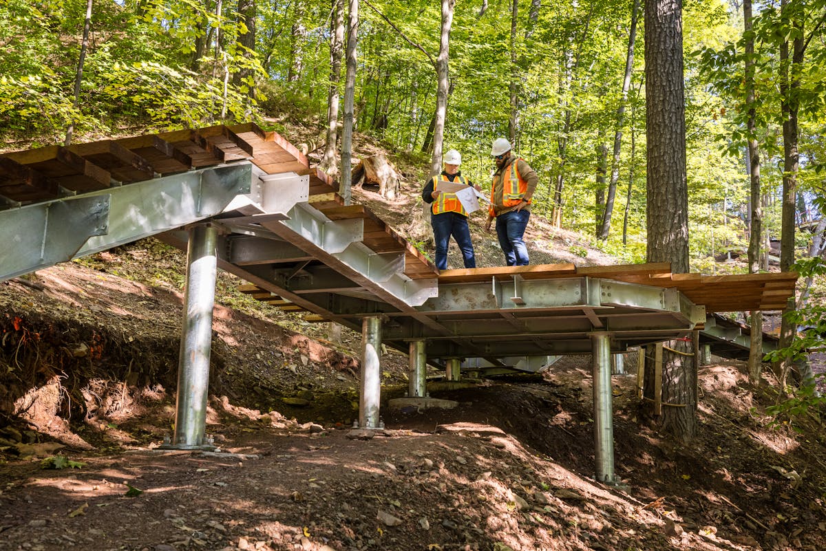 Construction site for the stairs of the future Grands-Domaines-de-Sillery trail.