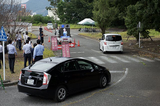 現場見学会で実際に体験している様子