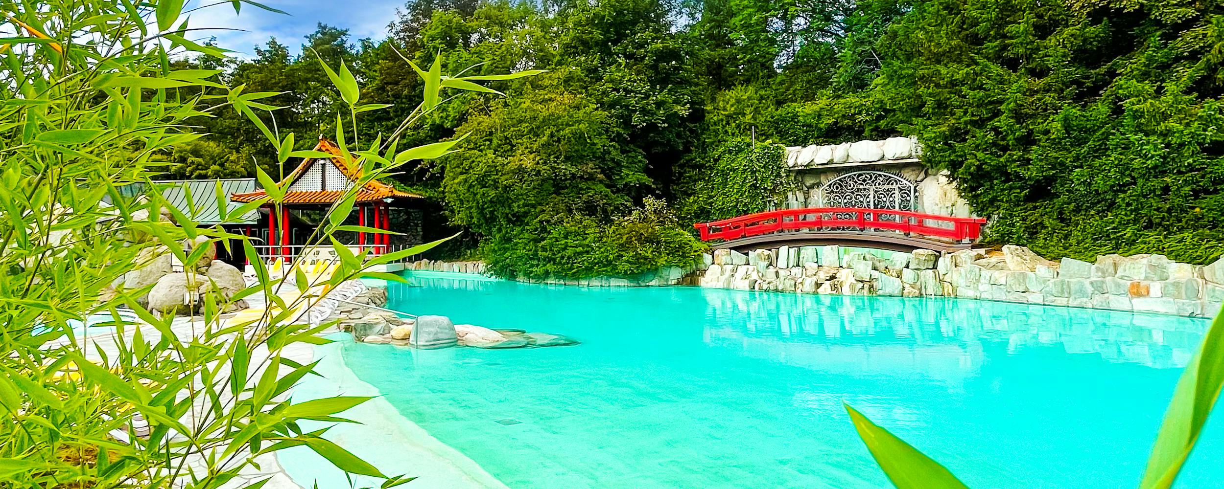 Badesee in der Thermalwelt der Taunus Therme Bad Homburg