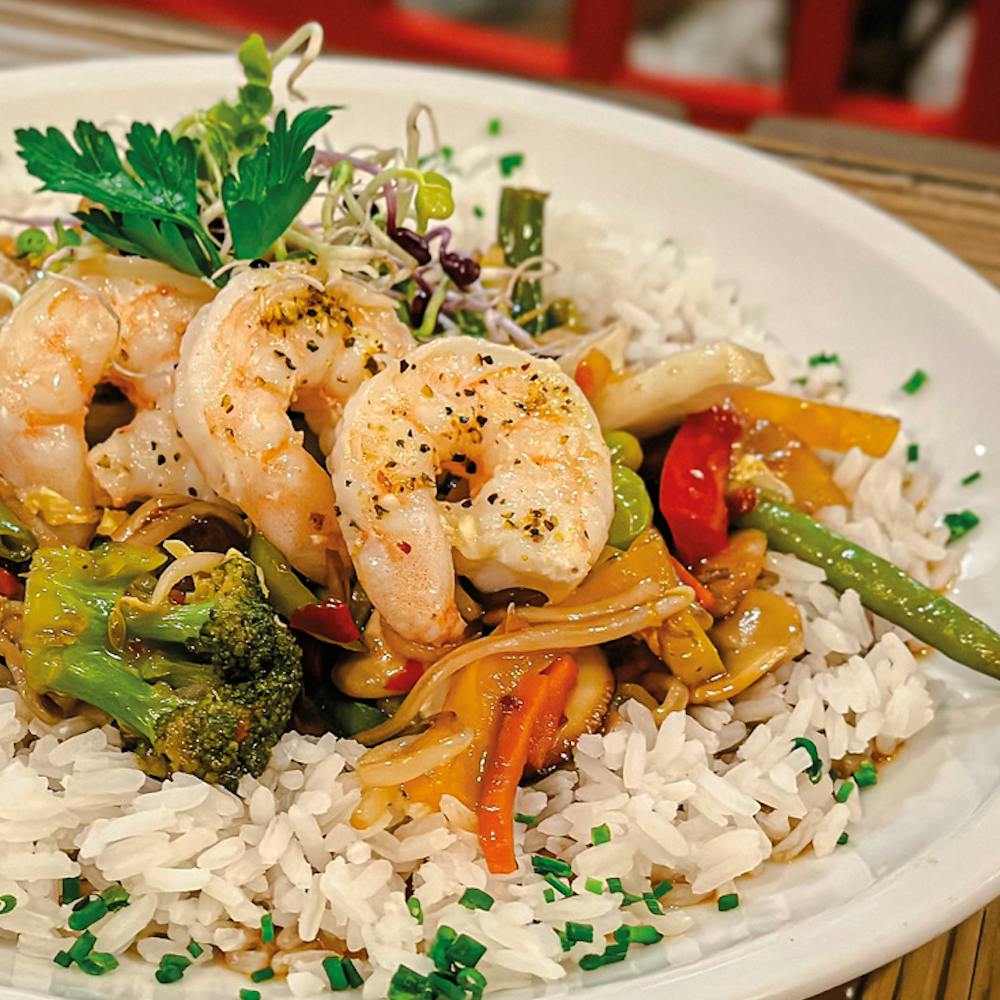 WOK mit Reis und Garnelen WOK mit Reis und Garnelen