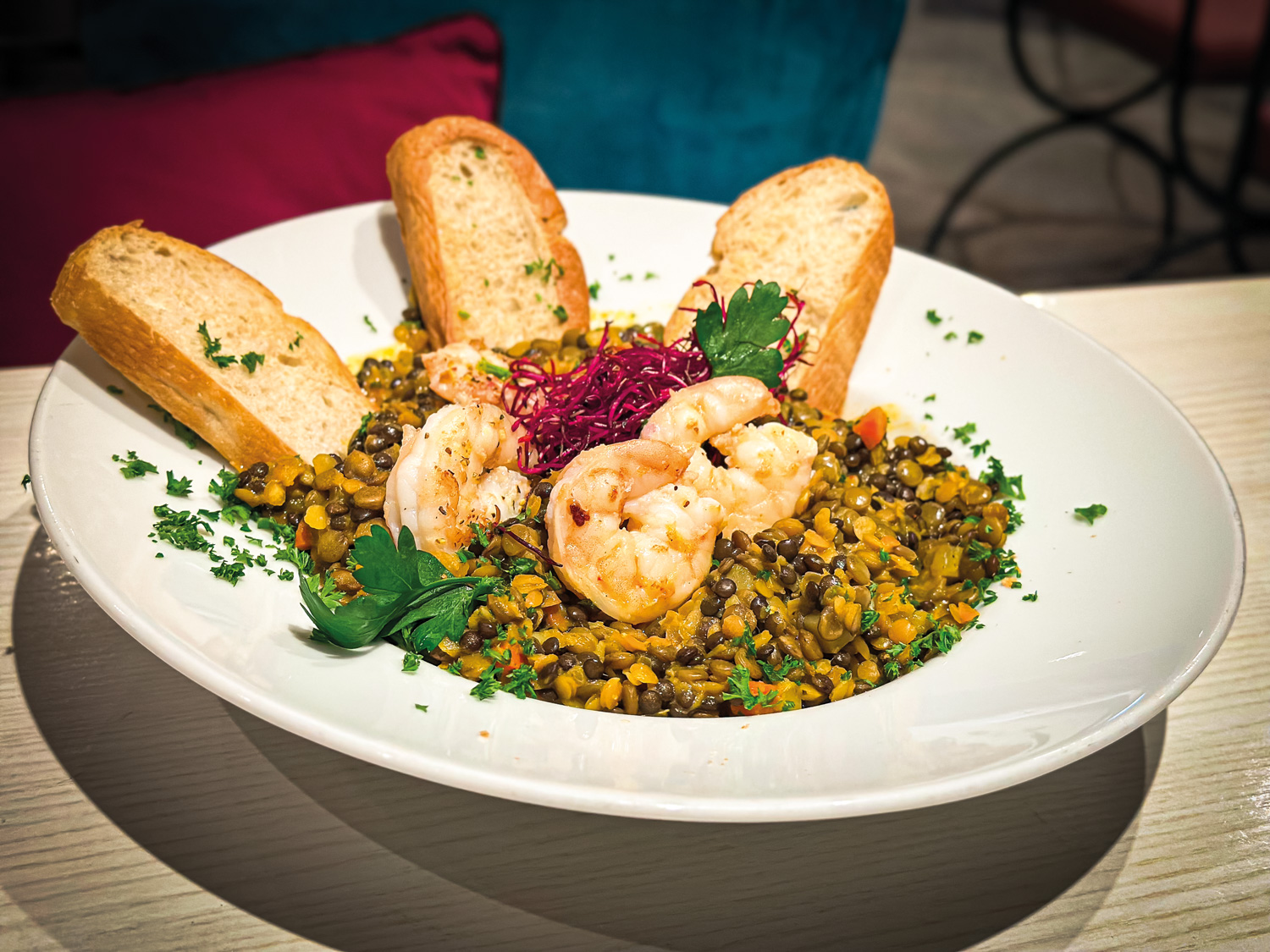 Beluga-Linsencurry mit Garnelen