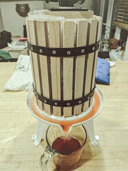 A picture of an apple press