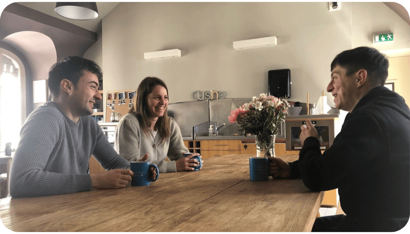 L'équipe Teach Up autour d'une table