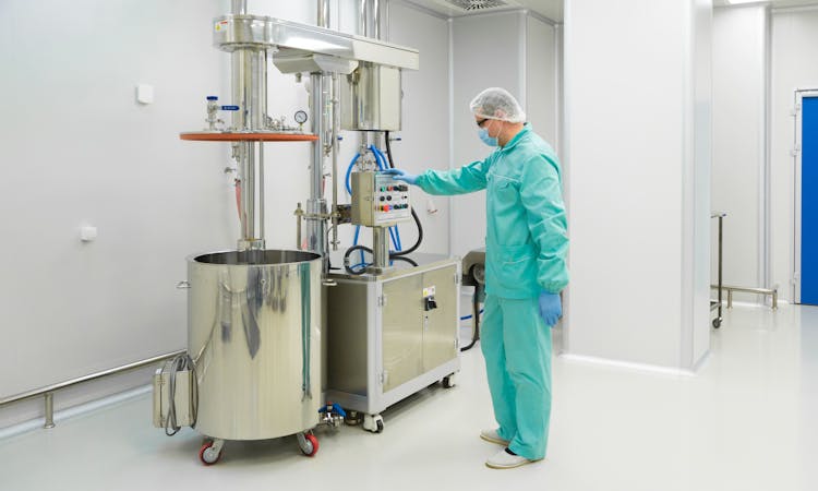 Reinraumabfüllung durch externen Industriedienstleister