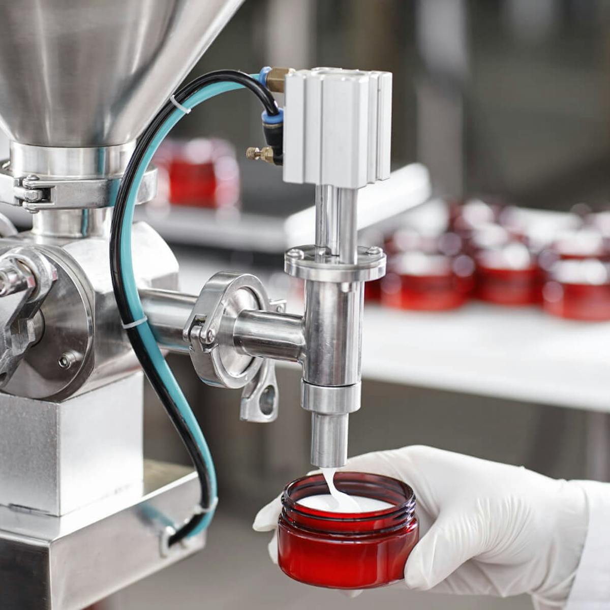 Lohnabfüllung von Kosmetikprodukten in Tuben