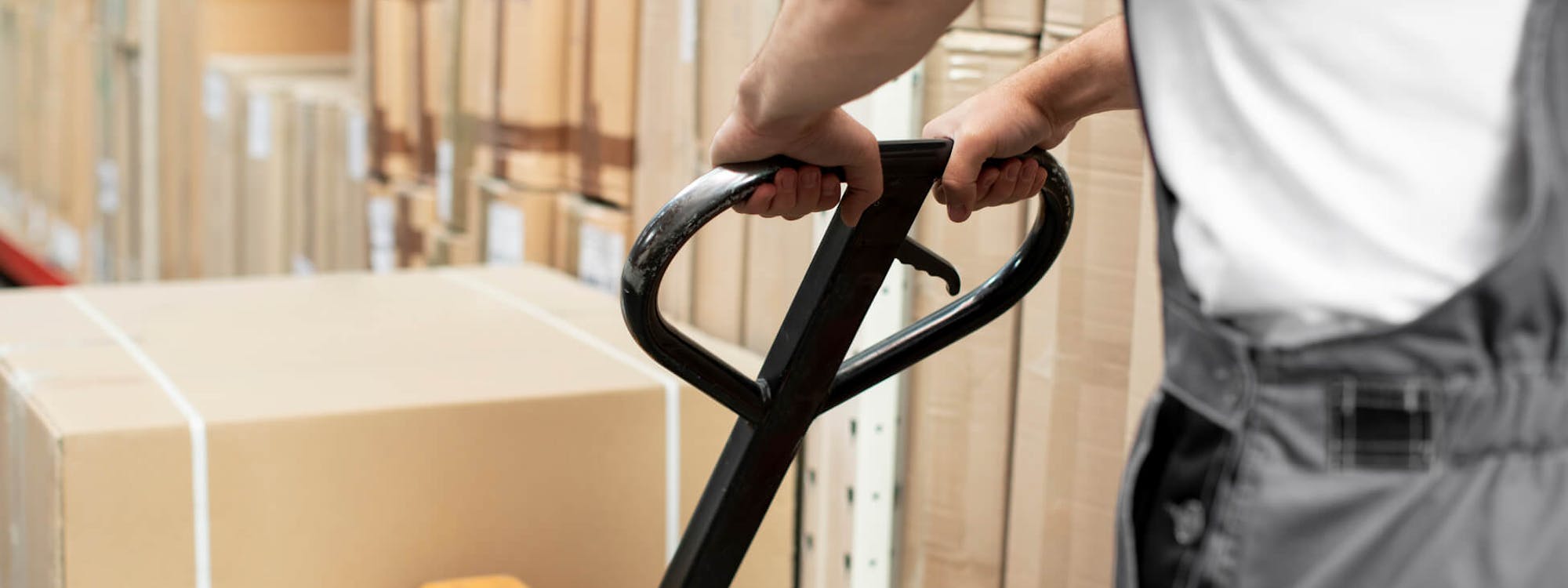 Mitarbeiter im Lager