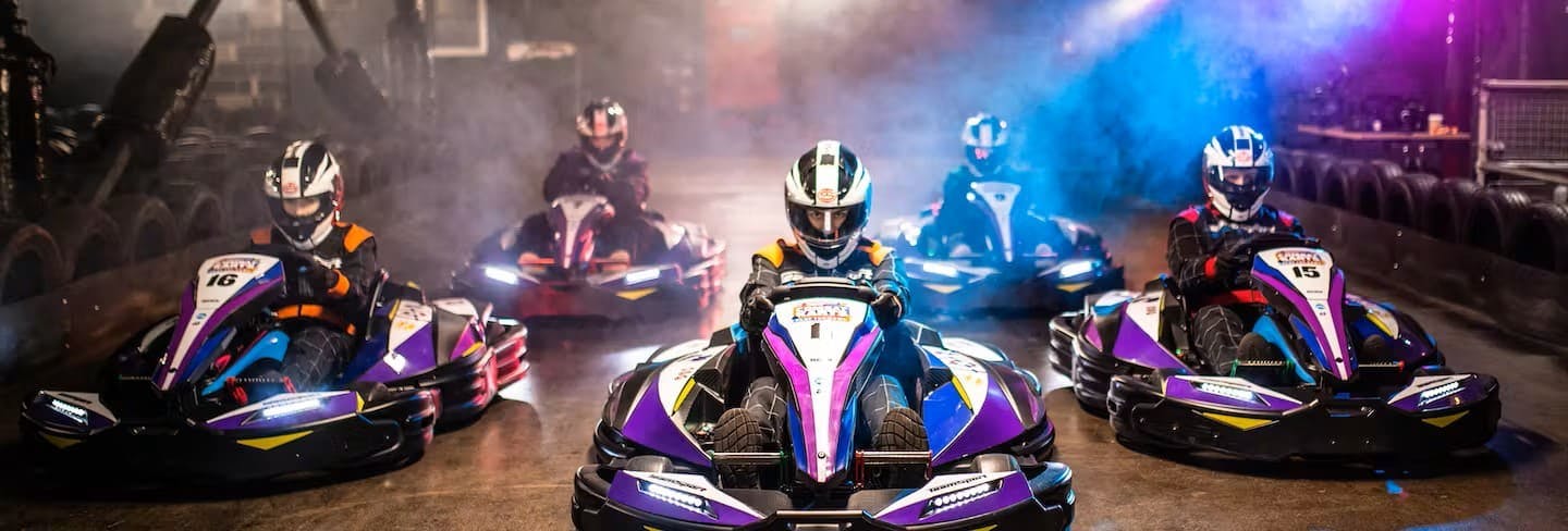 5 Fahrer in unseren Combat Karts