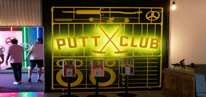 Unser Eingang zum PuttClub