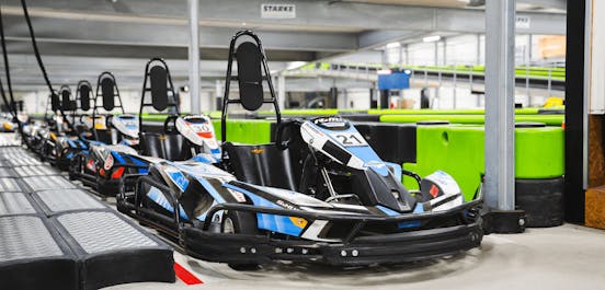 Mehrere Karts in unserer Boxengasse