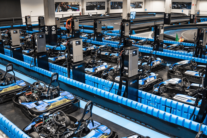 Unsere Boxengasse mit unseren E-Karts