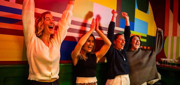 Girls Cheering at Sixes Teamsport High Wycombe