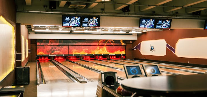 6 Brunswick Bowling Bahnen