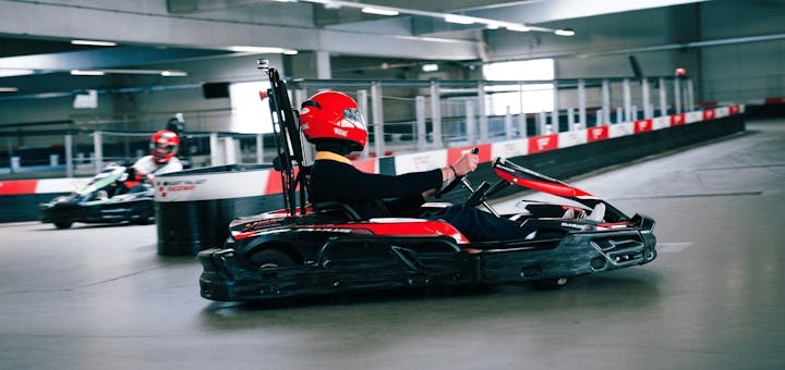 2 Karts fahren auf Raceway 1