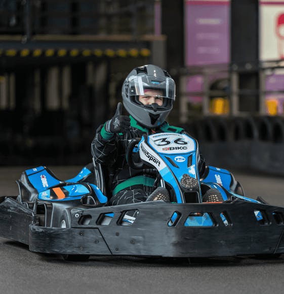 karter holding up a thumbs up