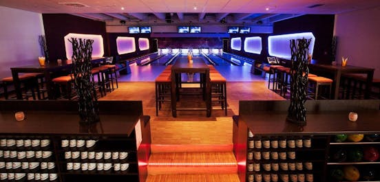 Unsere 6 Brunswick Bowling Bahnen