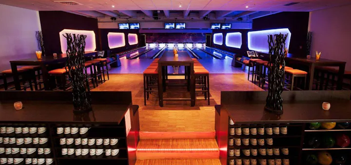 Unsere 6 Brunswick Bowling Bahnen
