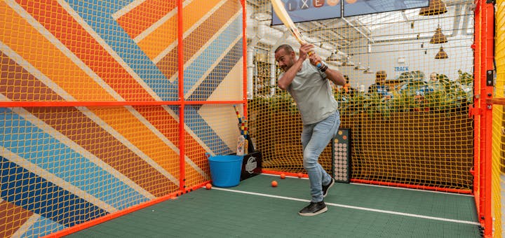 Sixes Social Cricket