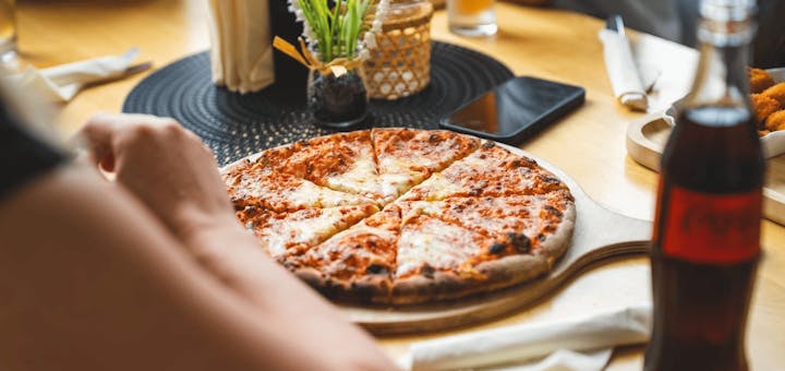 Eine Leckere Pizza in unserem Bistro