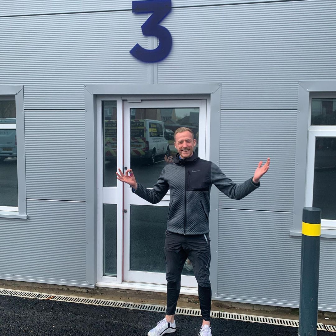 sam beagle at his new studio