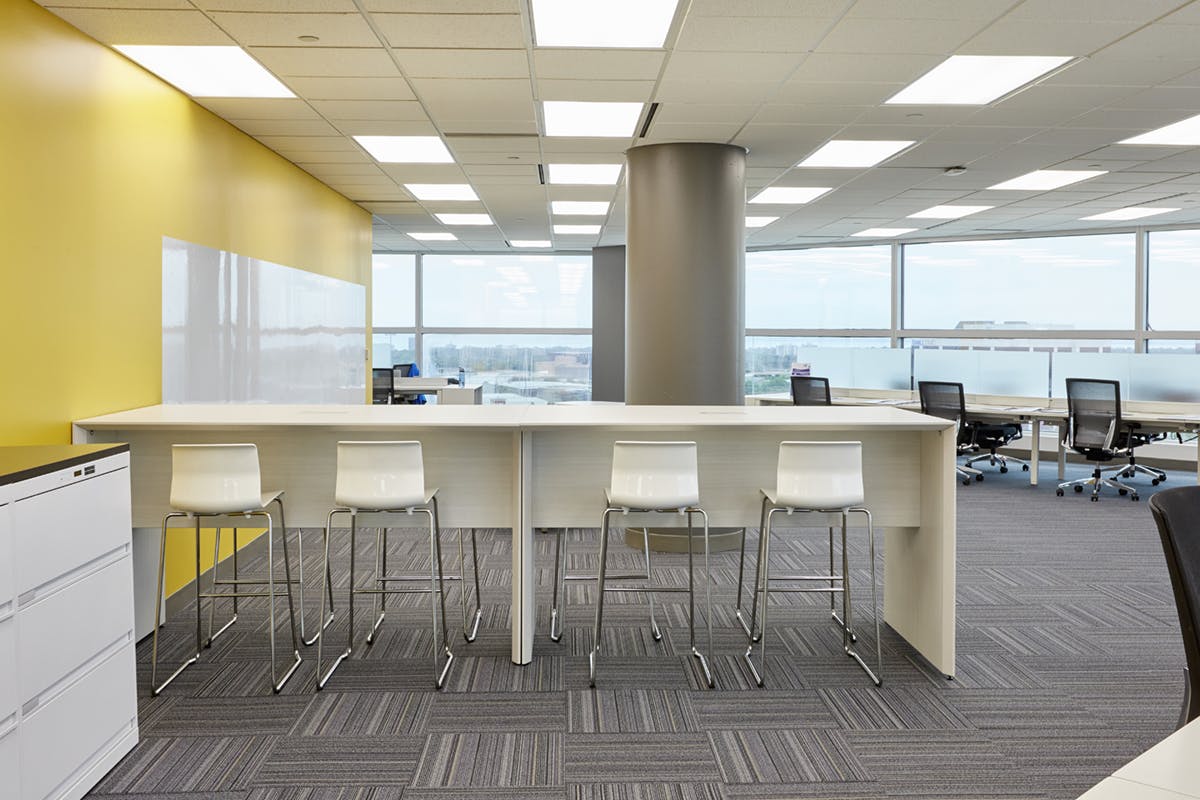 General hot desks with high chairs.