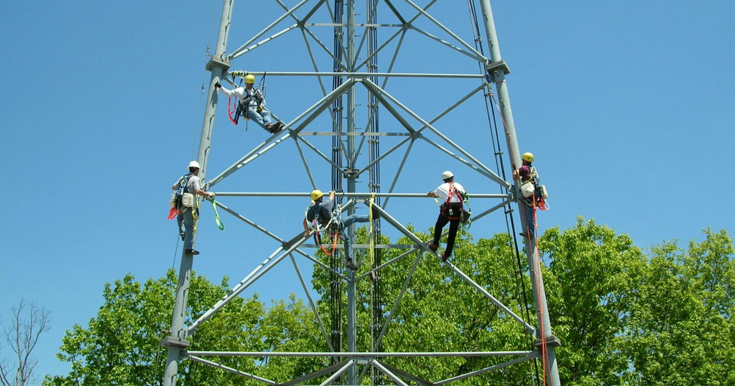 Tech Safety Lines Competent Climber Rescue Training: Telecommunications Tech Safety Lines Competent Climber Rescue Training: Telecommunications