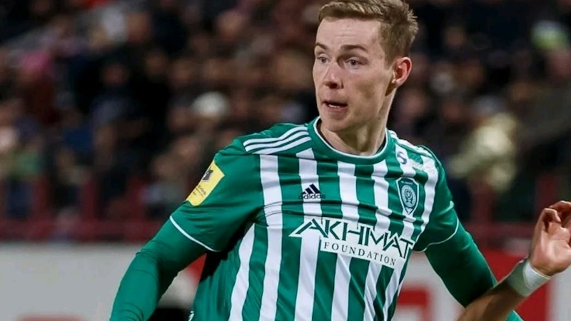 Vladimir Ilyin with FC Akhmat Grozny in a game against FC Lokomotiv Moscow