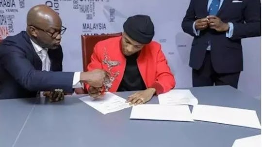 Wizkid Signing an endorsement deal with UBA. - music is one of the highest paying jobs in Nigeria