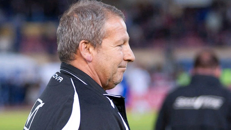 Roland Courbis - Lausanne vs Sion 02 may 2012